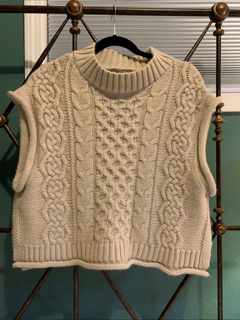 Cream Cable Knit Sleeveless Sweater Vest